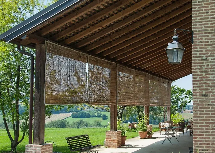 Willa Monia *